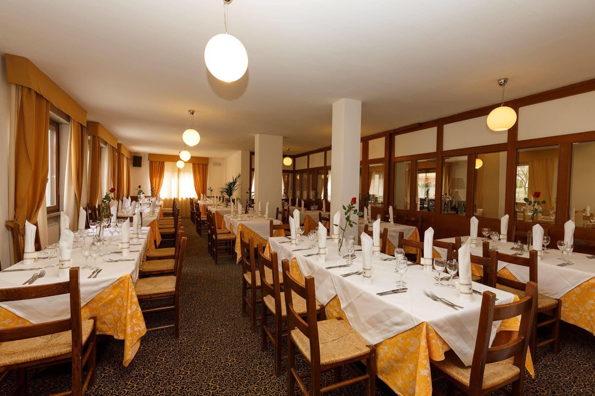 Olympic Regina Hotel Пинцоло Экстерьер фото