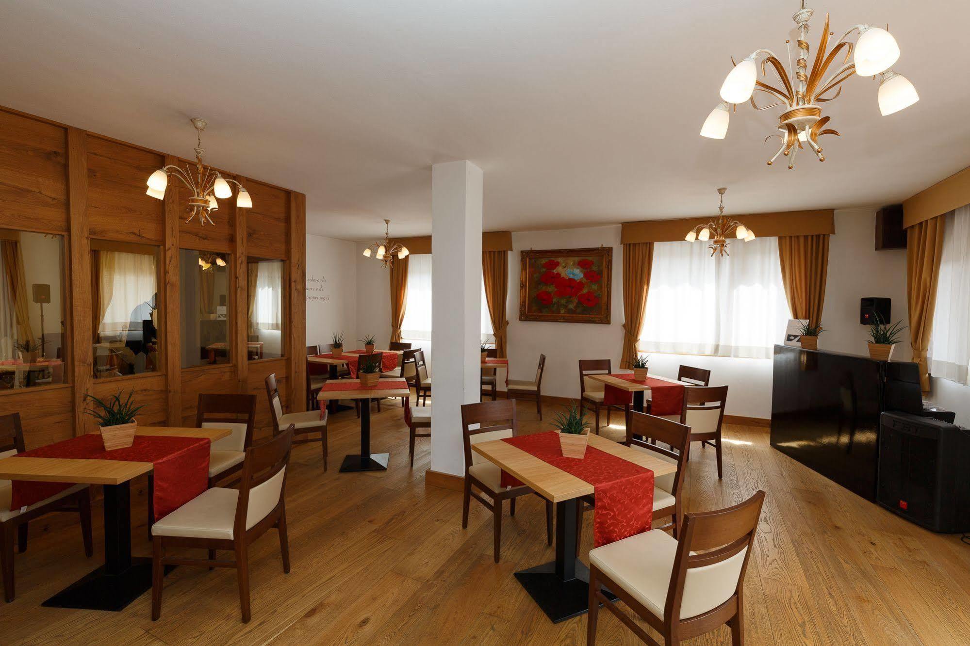 Olympic Regina Hotel Пинцоло Экстерьер фото